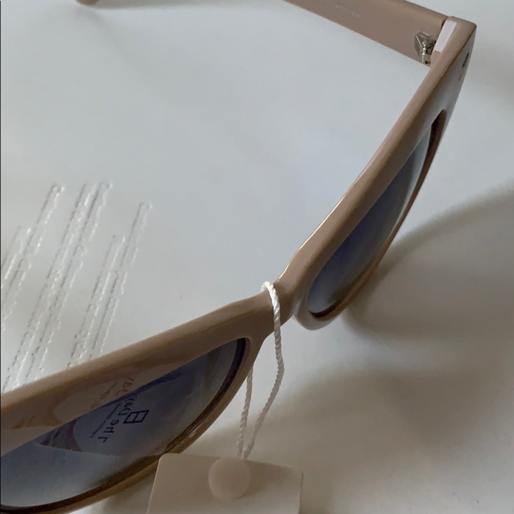 🆕 🆑 SUNGLASSES - Picture 4 of 7